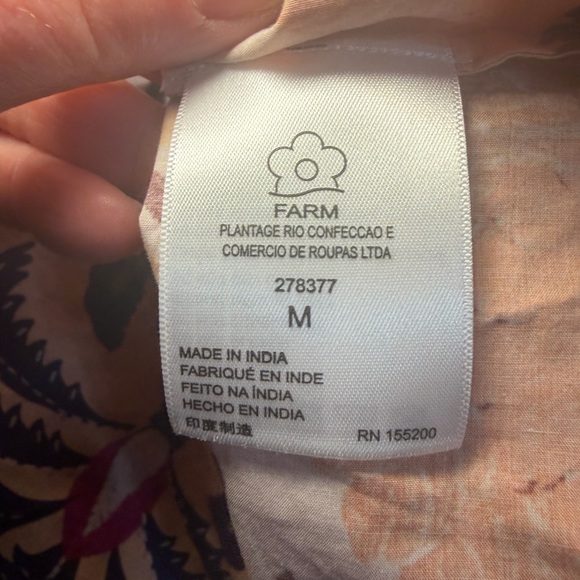 Farm Rio Off the Shoulder Tropical Bohemian Printed Poplin Top Medium. - Picture 8 of 8